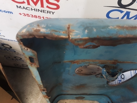 Ford 10 Series 7710, 6710 Bonnet Hood Panel 5 Holes, E1nn16a724aa, D8nn16a724ba - Capota para Tractor: foto 4 Ford 10 Series 7710, 6710 Bonnet Hood Panel 5 Holes, E1nn16a724aa, D8nn16a724ba - Capota para Tractor: foto 4