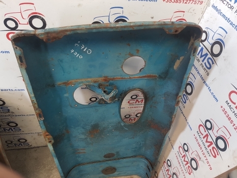 Ford 10 Series 7710, 6710 Bonnet Hood Panel 5 Holes, E1nn16a724aa, D8nn16a724ba - Capota para Tractor: foto 3 Ford 10 Series 7710, 6710 Bonnet Hood Panel 5 Holes, E1nn16a724aa, D8nn16a724ba - Capota para Tractor: foto 3