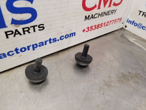 Ford 10, Tw, 30 Series Sq Cab Door Stop, Stopper Pair E4nn94235n11aa, 83948919 - Puerta y piezas: foto 2 Ford 10, Tw, 30 Series Sq Cab Door Stop, Stopper Pair E4nn94235n11aa, 83948919 - Puerta y piezas: foto 2