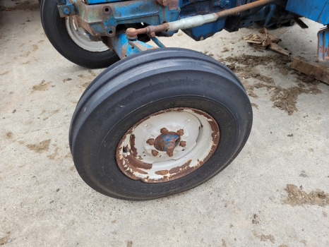 Rueda completa Ford 2600, 3600, 4600, 4000 Pair Front Wheel Rim And Tyre 7.50-16 Original Fomoco: foto 8