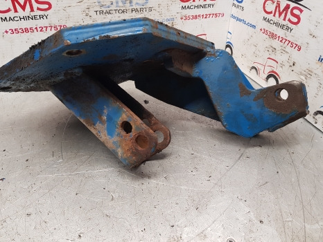 Ford 40 Series 5640, 6640, 7840, 8240, 8340 Lift Assistor Bracket Lhs 82031397 - Hidráulica: foto 4 Ford 40 Series 5640, 6640, 7840, 8240, 8340 Lift Assistor Bracket Lhs 82031397 - Hidráulica: foto 4