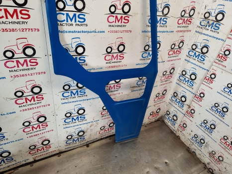 Ford 4000, 5000, 6000, 7000 Cab Door Frame Rhs 81834249 - Puerta y piezas: foto 5 Ford 4000, 5000, 6000, 7000 Cab Door Frame Rhs 81834249 - Puerta y piezas: foto 5