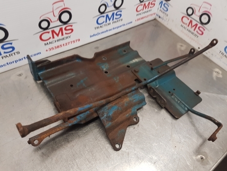 Ford 4600, 3600, 2600, 7600 Engine Bonnet Support E4nn16b814ba, 83953493 - Capota para Tractor: foto 3 Ford 4600, 3600, 2600, 7600 Engine Bonnet Support E4nn16b814ba, 83953493 - Capota para Tractor: foto 3