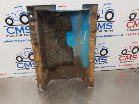 Ford 4610, 6610, 7710, 5610, 7410 Series Cab Steering Column Panel 83931786 - Cabina e interior: foto 5 Ford 4610, 6610, 7710, 5610, 7410 Series Cab Steering Column Panel 83931786 - Cabina e interior: foto 5