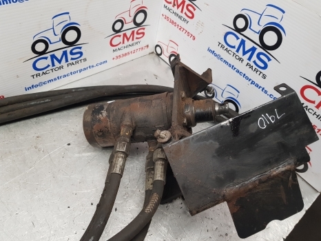 Ford 555, 7910, 8210 Orbital Steering Motor Valve Assy 86604767, 86585452 - Dirección para Tractor: foto 2 Ford 555, 7910, 8210 Orbital Steering Motor Valve Assy 86604767, 86585452 - Dirección para Tractor: foto 2