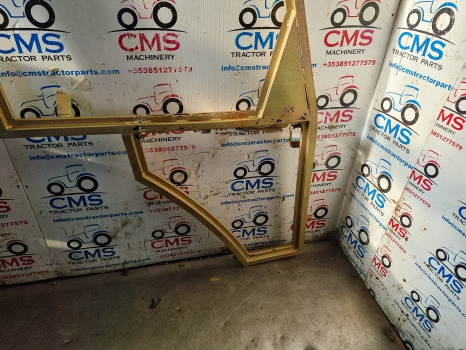Ford 655, 550, 555 Loader, Digger, Cab Door Frame Rhs 83918765 - Puerta y piezas: foto 4 Ford 655, 550, 555 Loader, Digger, Cab Door Frame Rhs 83918765 - Puerta y piezas: foto 4