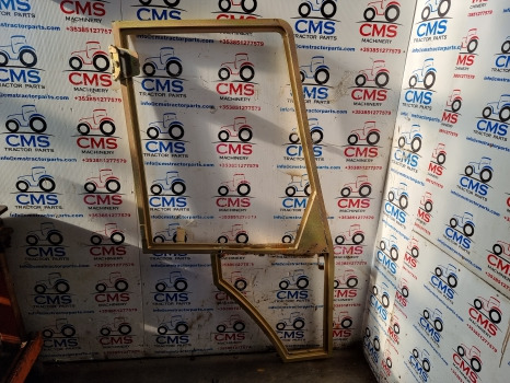 Ford 655, 550, 555 Loader, Digger, Cab Door Frame Rhs 83918765 - Puerta y piezas: foto 1 Ford 655, 550, 555 Loader, Digger, Cab Door Frame Rhs 83918765 - Puerta y piezas: foto 1