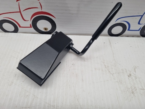 Ford 6610, 7410, 5610, Tw Q Cab Rear Window Latch Lh 83909519, D6nn94408n01a - Puerta y piezas: foto 5 Ford 6610, 7410, 5610, Tw Q Cab Rear Window Latch Lh 83909519, D6nn94408n01a - Puerta y piezas: foto 5
