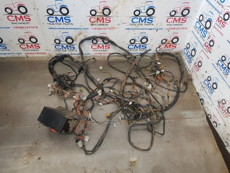 Ford 6635, 35, Tl, Fiat L, Wiring Loom Complete 5180571, 5180572, 82866276 - Cables/ Alambres: foto 2 Ford 6635, 35, Tl, Fiat L, Wiring Loom Complete 5180571, 5180572, 82866276 - Cables/ Alambres: foto 2