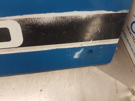 Ford 7600 Rhs Bonnet Hood Panel C7nn16625e, E9nn16a724aa, D5nn16a724b - Capota para Tractor: foto 5 Ford 7600 Rhs Bonnet Hood Panel C7nn16625e, E9nn16a724aa, D5nn16a724b - Capota para Tractor: foto 5