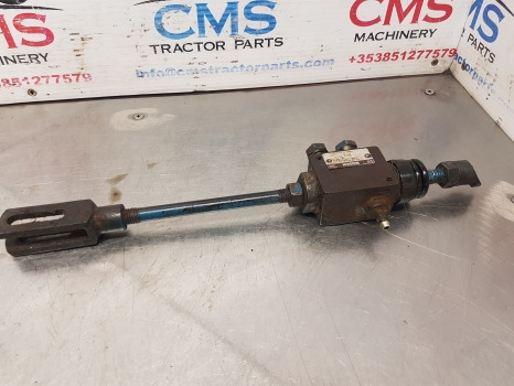Ford 7610, 4830, 4610 Brake Rod With Valve 053800004, 83955131 - Piezas de freno para Maquinaria agrícola: foto 1 Ford 7610, 4830, 4610 Brake Rod With Valve 053800004, 83955131 - Piezas de freno para Maquinaria agrícola: foto 1