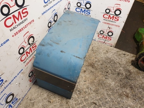 Ford 7810, 7910, 8210 Bonnet Cover Panel In Front Of The Cab D5nn9n128a - Capota para Tractor: foto 2 Ford 7810, 7910, 8210 Bonnet Cover Panel In Front Of The Cab D5nn9n128a - Capota para Tractor: foto 2