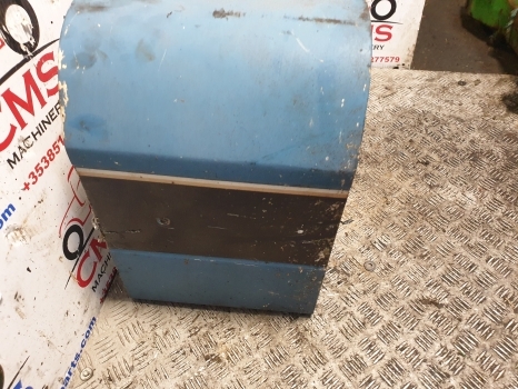 Ford 7810, 7910, 8210 Bonnet Cover Panel In Front Of The Cab D5nn9n128a - Capota para Tractor: foto 3 Ford 7810, 7910, 8210 Bonnet Cover Panel In Front Of The Cab D5nn9n128a - Capota para Tractor: foto 3