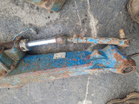 Ford 8240, 8340 Carraro 709/hd Front Axle Beam Housing With Differential 19015 - Eje y piezas: foto 2 Ford 8240, 8340 Carraro 709/hd Front Axle Beam Housing With Differential 19015 - Eje y piezas: foto 2