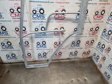 Ford 8340, 40, Tm And Ts Series, Cab Door Frame Lhs Bent Galvanized 82006665 - Puerta y piezas: foto 3 Ford 8340, 40, Tm And Ts Series, Cab Door Frame Lhs Bent Galvanized 82006665 - Puerta y piezas: foto 3