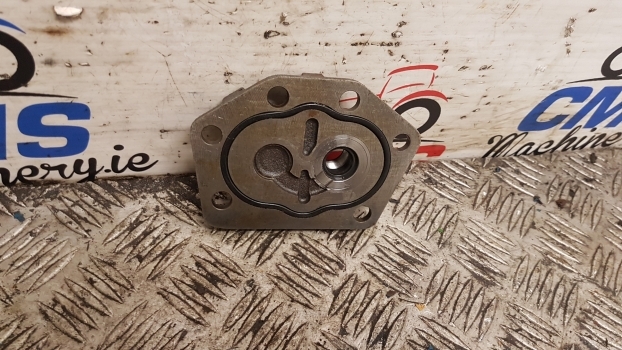 Ford 8340, 6640, 5640, 7740, 7840, 8240 Hydraulic Pump Plate - Bomba hidráulica para Tractor: foto 1 Ford 8340, 6640, 5640, 7740, 7840, 8240 Hydraulic Pump Plate - Bomba hidráulica para Tractor: foto 1