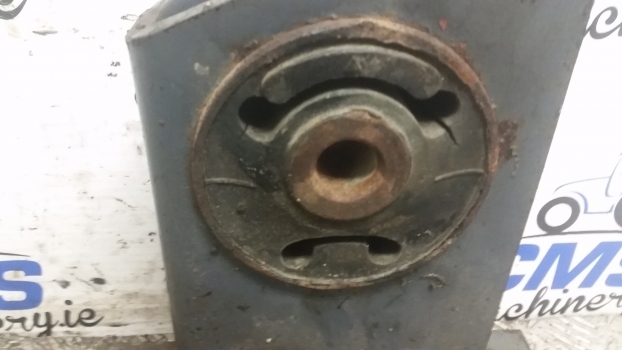 Ford New Holland 40, Ts Series Cab Mount 82021818 , 82021777 , 81866330 - Suspensión de cabina para Tractor: foto 3 Ford New Holland 40, Ts Series Cab Mount 82021818 , 82021777 , 81866330 - Suspensión de cabina para Tractor: foto 3