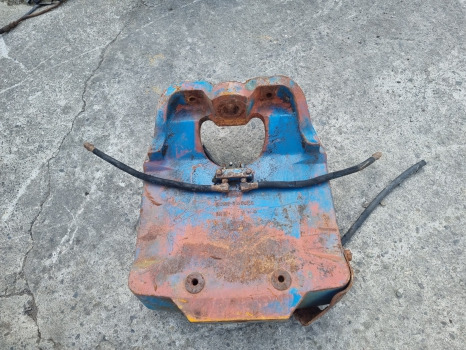 Ford New Holland Tw20, Tw10, Tw30 Front Axle Support D4nn3a042c - Eje delantero: foto 2 Ford New Holland Tw20, Tw10, Tw30 Front Axle Support D4nn3a042c - Eje delantero: foto 2
