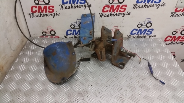 Ford New Holland Wheel Steering Support With Cable And Cover D5nn3b718b - Dirección para Tractor: foto 1 Ford New Holland Wheel Steering Support With Cable And Cover D5nn3b718b - Dirección para Tractor: foto 1