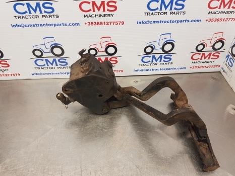 John Deere 2955, 2350, 2550, 2750, 2755 Brake Pump Actuator R67457 - Piezas de freno para Tractor: foto 1 John Deere 2955, 2350, 2550, 2750, 2755 Brake Pump Actuator R67457 - Piezas de freno para Tractor: foto 1