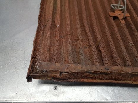 Parrilla John Deere 3050, 3350, 3650, 3055. 2955 Side Grille, Grill Panel Damaged Al67191: foto 8