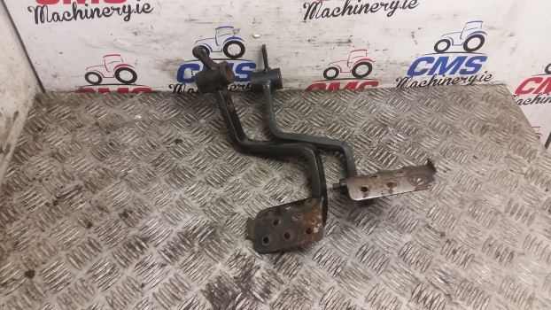 Landini Mythos Series 115 Brake Pedal Kit 3665879m91, 3665881m91 - Piezas de freno para Tractor: foto 1 Landini Mythos Series 115 Brake Pedal Kit 3665879m91, 3665881m91 - Piezas de freno para Tractor: foto 1