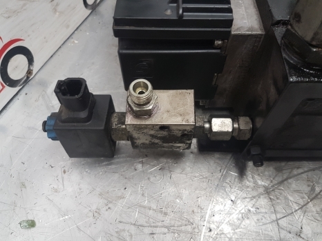 Manitou Mrt2540 Sauer Danfoss Valve Distributor 157f8824, 740703, 601475 - Válvula hidráulica para Manipulador telescópico: foto 4 Manitou Mrt2540 Sauer Danfoss Valve Distributor 157f8824, 740703, 601475 - Válvula hidráulica para Manipulador telescópico: foto 4