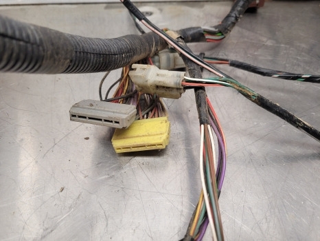 Massey Ferguson 4355, 4255, 4245 Cab Roof Wiring Loom Roof Wiring Loom - Cables/ Alambres: foto 4 Massey Ferguson 4355, 4255, 4245 Cab Roof Wiring Loom Roof Wiring Loom - Cables/ Alambres: foto 4