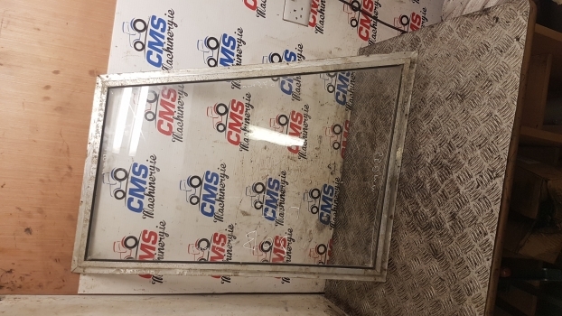 Massey Ferguson 50b Cab Window Frame Glass Lhs. Please Check By The Photos. - Ventana y piezas para Retroexcavadora: foto 3 Massey Ferguson 50b Cab Window Frame Glass Lhs. Please Check By The Photos. - Ventana y piezas para Retroexcavadora: foto 3