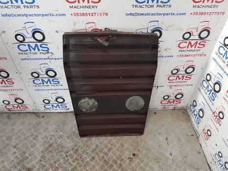 Massey Ferguson 690, 698, 699, 265, 275 Front Grille 682342m91, 1682950m91 - Parrilla para Tractor: foto 1 Massey Ferguson 690, 698, 699, 265, 275 Front Grille 682342m91, 1682950m91 - Parrilla para Tractor: foto 1