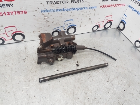Massey Ferguson 690, 698, 699 Lift Cover Hydraulic Selector Valve - Válvula hidráulica para Tractor: foto 1 Massey Ferguson 690, 698, 699 Lift Cover Hydraulic Selector Valve - Válvula hidráulica para Tractor: foto 1
