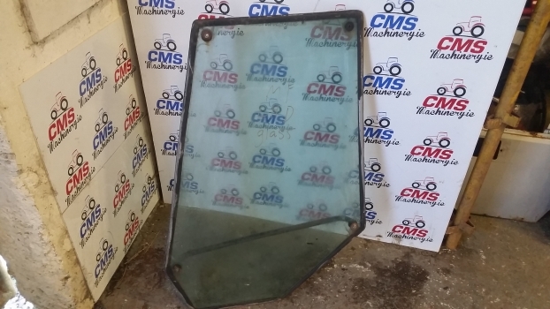 Massey Ferguson 699, Landini Cab Door Glass Rhs Lhs 3301841m3 , 3301845m3. - Puerta y piezas para Tractor: foto 1 Massey Ferguson 699, Landini Cab Door Glass Rhs Lhs 3301841m3 , 3301845m3. - Puerta y piezas para Tractor: foto 1