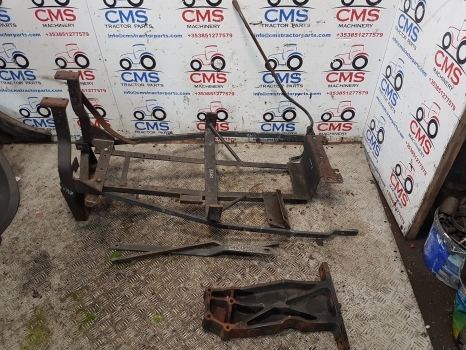 New Holland 8360, 8260, 8160, Tm120, Tm140 Bonnet, Hood Support Kit 82006312 - Capota para Tractor: foto 1 New Holland 8360, 8260, 8160, Tm120, Tm140 Bonnet, Hood Support Kit 82006312 - Capota para Tractor: foto 1