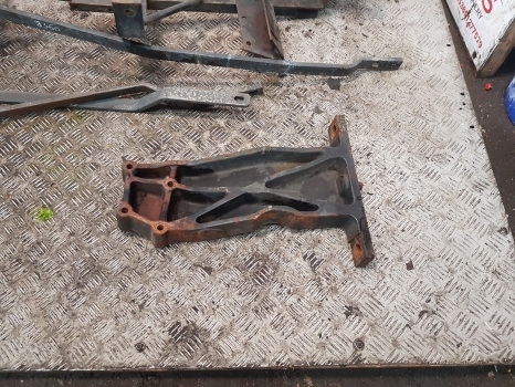 New Holland 8360, 8260, 8160, Tm120, Tm140 Bonnet, Hood Support Kit 82006312 - Capota para Tractor: foto 2 New Holland 8360, 8260, 8160, Tm120, Tm140 Bonnet, Hood Support Kit 82006312 - Capota para Tractor: foto 2