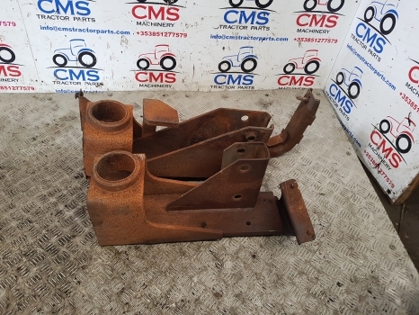 New Holland Case T7, Puma T7.225 Cab Suspension Bracket Support Lhs Rhs 84353071 - Suspensión de cabina para Tractor: foto 1 New Holland Case T7, Puma T7.225 Cab Suspension Bracket Support Lhs Rhs 84353071 - Suspensión de cabina para Tractor: foto 1