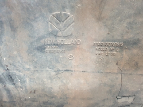 New Holland Fiat Tl, L Series L85, L95, Tl100, Tl90 Fuel Tank 82007816, 82007816 - Depósito de combustible para Tractor: foto 4 New Holland Fiat Tl, L Series L85, L95, Tl100, Tl90 Fuel Tank 82007816, 82007816 - Depósito de combustible para Tractor: foto 4