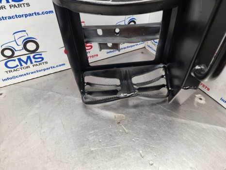 New Holland T6.145, T6, Case Maxxum, Cab Footstep, Step Lhs 47996639 - Peldaño: foto 4 New Holland T6.145, T6, Case Maxxum, Cab Footstep, Step Lhs 47996639 - Peldaño: foto 4