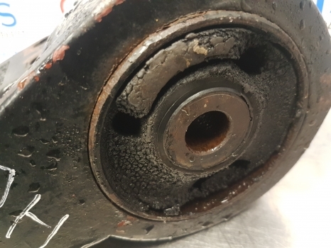 New Holland T6.180, T5, T6, Tsa Cab Support Lhs 82028239, 82032679, 84545222 - Suspensión de cabina para Tractor: foto 5 New Holland T6.180, T5, T6, Tsa Cab Support Lhs 82028239, 82032679, 84545222 - Suspensión de cabina para Tractor: foto 5