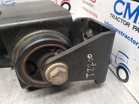 New Holland T7.200, T7.185 Case Puma 150 Cab Suspension Bracket Lhs 84353070 - Suspensión de cabina para Maquinaria agrícola: foto 2 New Holland T7.200, T7.185 Case Puma 150 Cab Suspension Bracket Lhs 84353070 - Suspensión de cabina para Maquinaria agrícola: foto 2