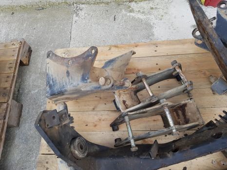 New Holland Tm155, Tm140, Tm165, 8360,  Tm, 60, Mxm, Cab Suspension Kit 82036344 - Suspensión de cabina: foto 4 New Holland Tm155, Tm140, Tm165, 8360,  Tm, 60, Mxm, Cab Suspension Kit 82036344 - Suspensión de cabina: foto 4