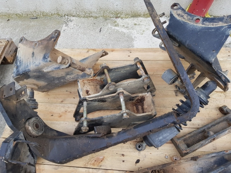 New Holland Tm155, Tm140, Tm165, 8360,  Tm, 60, Mxm, Cab Suspension Kit 82036344 - Suspensión de cabina: foto 3 New Holland Tm155, Tm140, Tm165, 8360,  Tm, 60, Mxm, Cab Suspension Kit 82036344 - Suspensión de cabina: foto 3