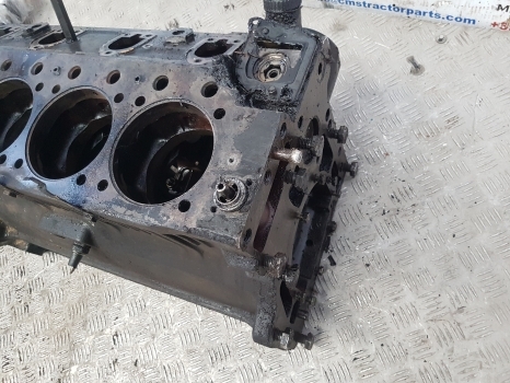 Same Explorer 65, 70 75, 80 Engine Crankcase Block 065.1110.0, 9.06599.41.3 - Cárter para Tractor: foto 4 Same Explorer 65, 70 75, 80 Engine Crankcase Block 065.1110.0, 9.06599.41.3 - Cárter para Tractor: foto 4