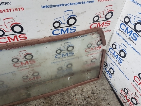 Zetor 3000, 4000, 5000, 6000, 7000 Rear Glass 60117910b, S64986, 60117910 - Ventana y piezas para Tractor: foto 4 Zetor 3000, 4000, 5000, 6000, 7000 Rear Glass 60117910b, S64986, 60117910 - Ventana y piezas para Tractor: foto 4