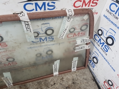 Zetor 3000, 4000, 5000, 6000, 7000 Rear Glass 60117910b, S64986, 60117910 - Ventana y piezas para Tractor: foto 2 Zetor 3000, 4000, 5000, 6000, 7000 Rear Glass 60117910b, S64986, 60117910 - Ventana y piezas para Tractor: foto 2