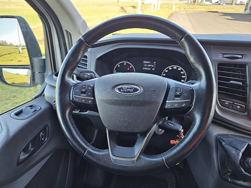 Foto del interior 3: Furgoneta caja cerrada Ford Transit 2.0 Bakwagen Laadklep!