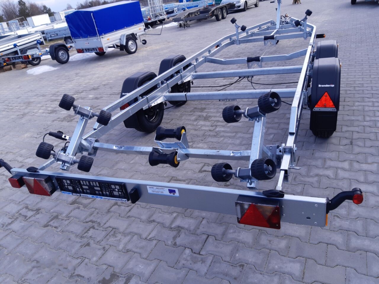 Brenderup 242500 TB SR trailer for 7,2 m boat 2500kg GVW - Remolque para barco: foto 3 Brenderup 242500 TB SR trailer for 7,2 m boat 2500kg GVW - Remolque para barco: foto 3