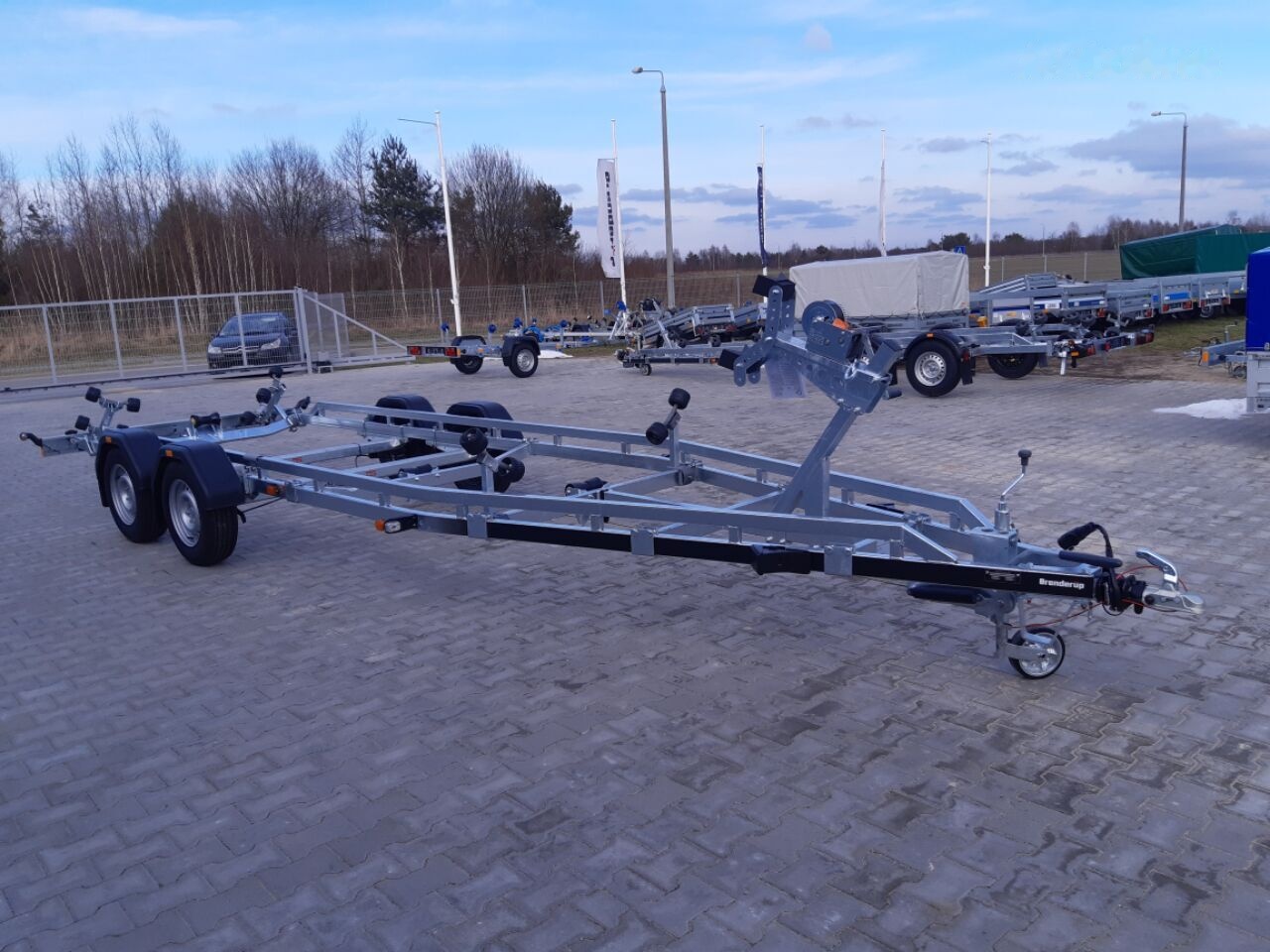 Brenderup 242500 TB SR trailer for 7,2 m boat 2500kg GVW - Remolque para barco: foto 1 Brenderup 242500 TB SR trailer for 7,2 m boat 2500kg GVW - Remolque para barco: foto 1