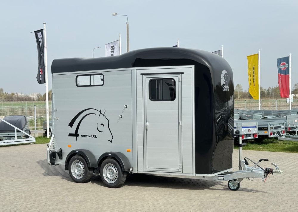 CHEVAL LIBERTÉ Touring Country XL przyczepa na dwa konie | duża siodlarnia | drzwi boczne | rampa przednia | 387×179 cm | ALUMINIOWA | Debon | dostawa | mocna i solidna | - Remolque para caballos: foto 1 CHEVAL LIBERTÉ Touring Country XL przyczepa na dwa konie | duża siodlarnia | drzwi boczne | rampa przednia | 387×179 cm | ALUMINIOWA | Debon | dostawa | mocna i solidna | - Remolque para caballos: foto 1
