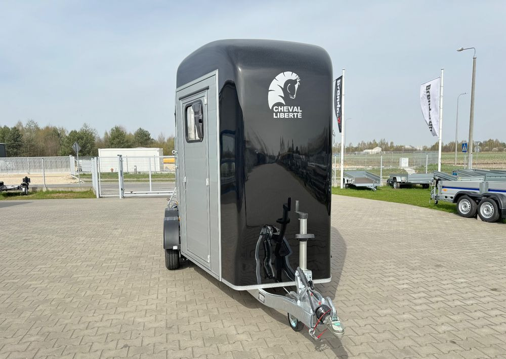 CHEVAL LIBERTÉ Touring Country XL przyczepa na dwa konie | duża siodlarnia | drzwi boczne | rampa przednia | 387×179 cm | ALUMINIOWA | Debon | dostawa | mocna i solidna | - Remolque para caballos: foto 5 CHEVAL LIBERTÉ Touring Country XL przyczepa na dwa konie | duża siodlarnia | drzwi boczne | rampa przednia | 387×179 cm | ALUMINIOWA | Debon | dostawa | mocna i solidna | - Remolque para caballos: foto 5