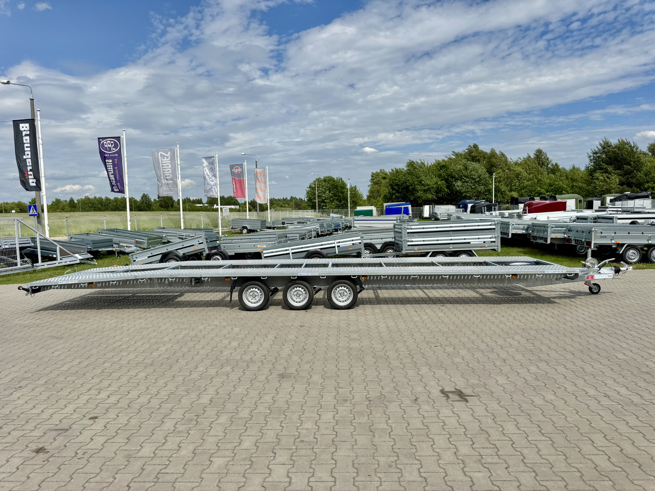 NIEWIADÓW Indiana 9m x 2.1 m | 3.5T - Remolque portavehículos: foto 4 NIEWIADÓW Indiana 9m x 2.1 m | 3.5T - Remolque portavehículos: foto 4